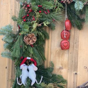 L’art de la couronne de Noël chez Conter Fleurette